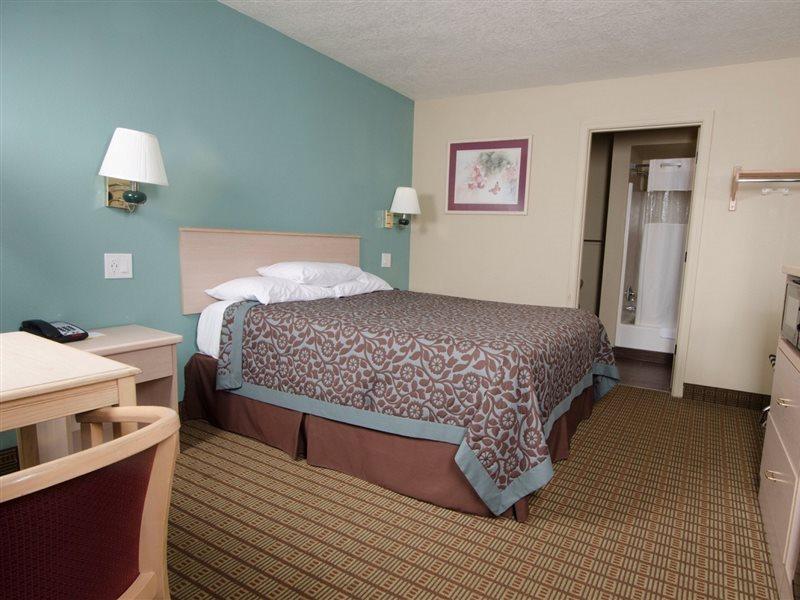 Days Inn By Wyndham Portland Central Buitenkant foto